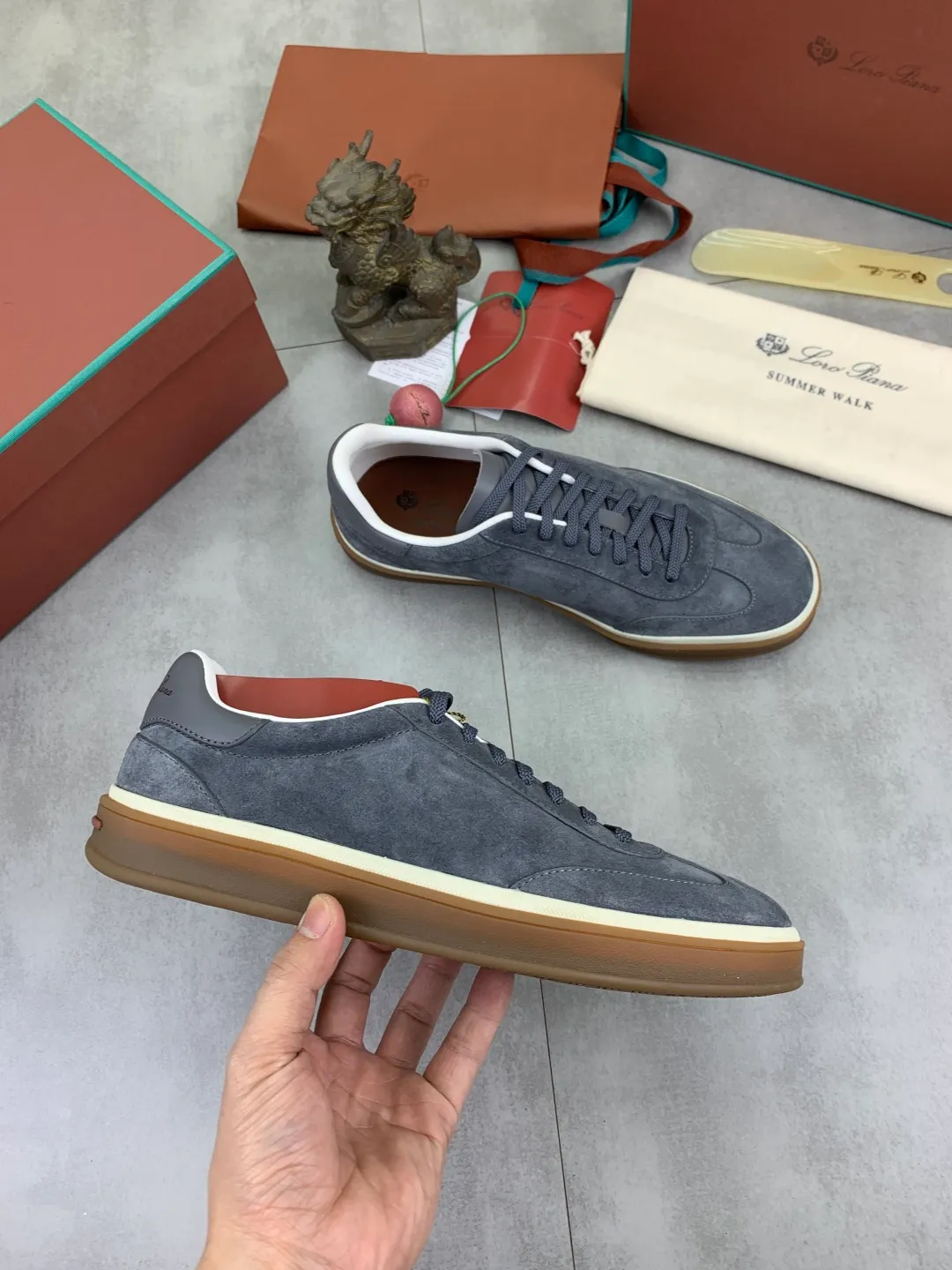 Men's men's shoes 💰P580 New model 💰 The latest casual shoes Loro Piana 💯 Top grade 💯 Buy the original copy 💯 Founded the existing Loro Piana company on April 24, 1924. It is the sixth generation of family operation, providing the best quality products to customers who are discerning about taste and quality. Imported original fly woven fabric with cowhide fabric, plain calfskin lining, hand-stitched thread with cowhide feet, original packaging, high-end outsole, size: 38-45 (customized for 46), 8️⃣ colors available